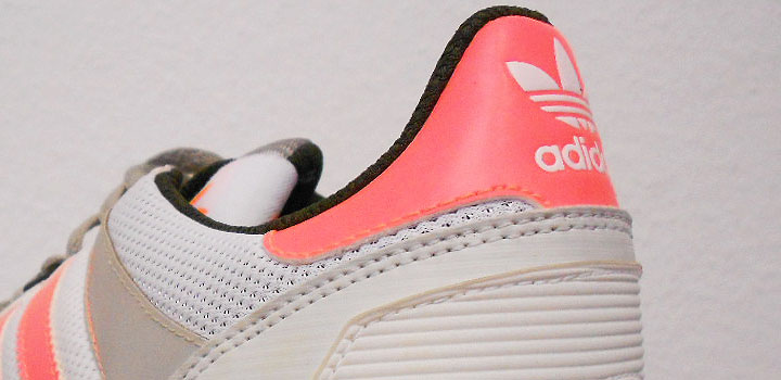 adidas ZX 700 G02360