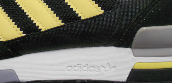 adidas ZX 700 G12070