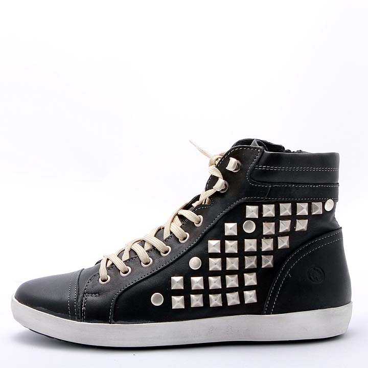 Hot Ice Nieten Sneaker schwarz