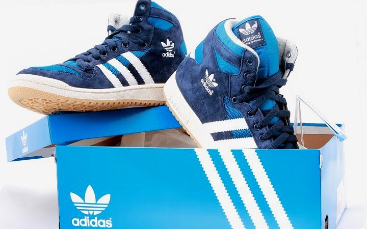 Neu: adidas Decade OG Mid dunkelblau weiss