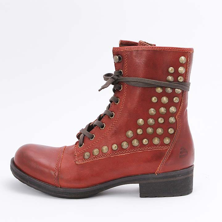 Bullboxer Nieten Boot braun